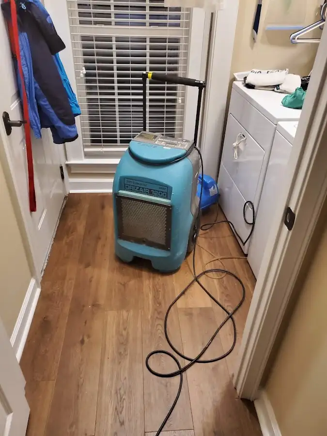 Commercial dehumidifier deployed for Crawl Space Restoration in Temple Terrace